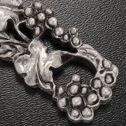 Crucifix, silver-coloured with grapes and branches 13cm 3