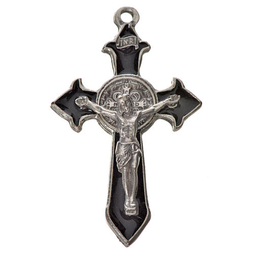 Krzyż świętego Benedykta z zaostrzonymi końcami 4,5 X 3cm ,zama, czarna emalia. 1