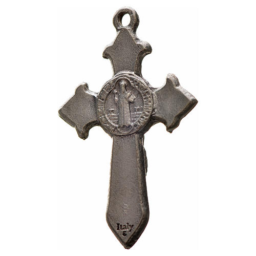 Krzyż świętego Benedykta z zaostrzonymi końcami 3,5 X 2,2cm , zama, czarna emalia. 2