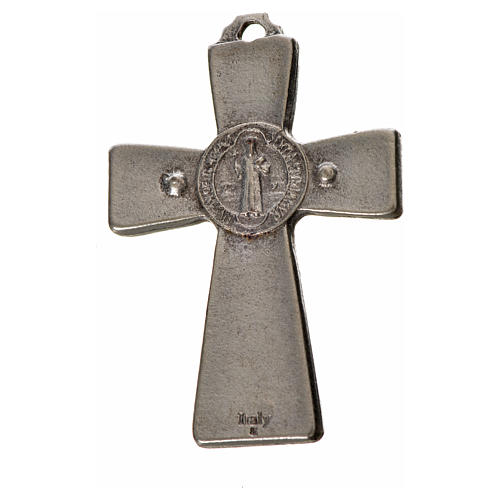 Krzyż świętego Benedykta z zaostrzonymi końcami 4.8 X 3,2cm , zama, emalia biała. 4