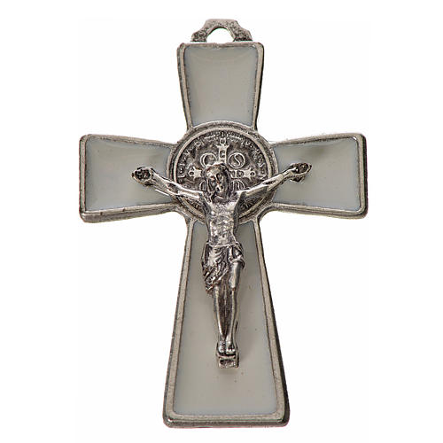 Krzyż świętego Benedykta z zaostrzonymi końcami 4.8 X 3,2cm , zama, emalia biała. 1
