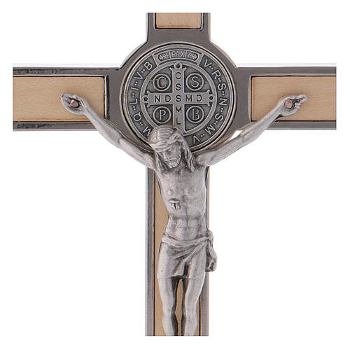 Krzyż Świętego Benedykta drewno klonowe z podstawą 16x8 cm 2