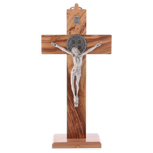 Kreuz von Sankt Benedikt aus Olivenbaumholz mit Sockel, 25 x 12 cm 1