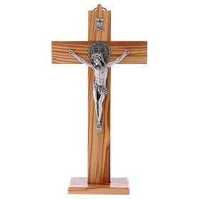 Kreuz von Sankt Benedikt aus Olivenbaumholz mit Sockel, 30 x 15 cm