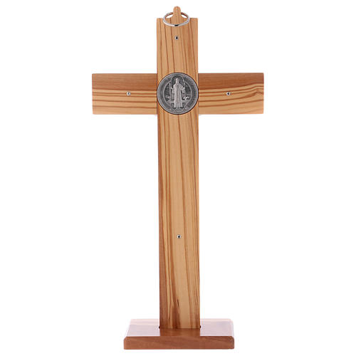 Croix Saint Benoît bois d'olivier avec base 30x15 cm 4