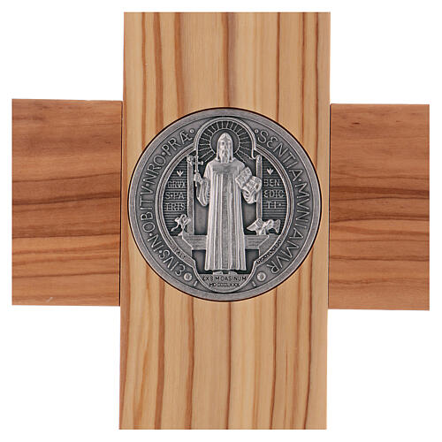 Kreuz von Sankt Benedikt aus Olivenbaumholz mit Sockel, 40 x 20 cm 4