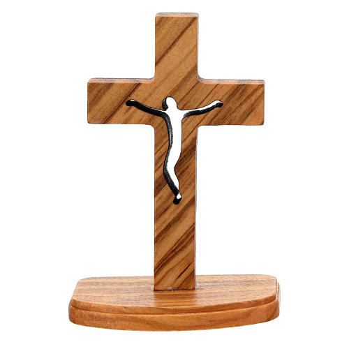 Kreuz aus Assisi-Holz mit ausgehöhltem Kruzifix und Sockel 1
