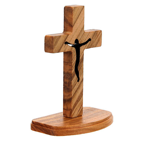 Kreuz aus Assisi-Holz mit ausgehöhltem Kruzifix und Sockel 3