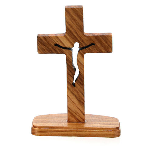 Kreuz aus Assisi-Holz mit ausgehöhltem Kruzifix und Sockel 4
