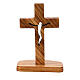 Kreuz aus Assisi-Holz mit ausgehöhltem Kruzifix und Sockel s4