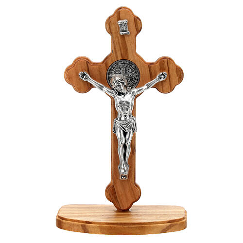 Kreuz mit Sockel aus Assisi-Holz mit Kruzifix 1