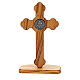 Croix trilobée à poser en bois d'Assise avec corps en métal s4