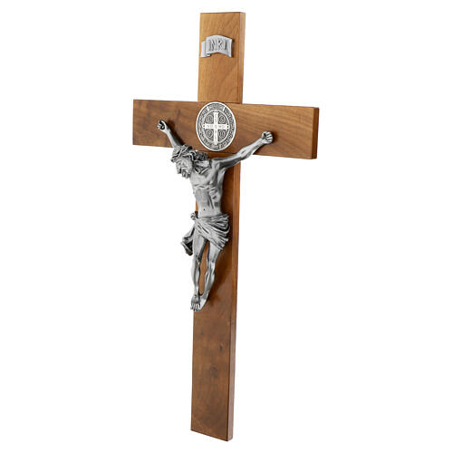 Crucifix en bois de noyer naturel médaille Saint Benoît 70 cm 3