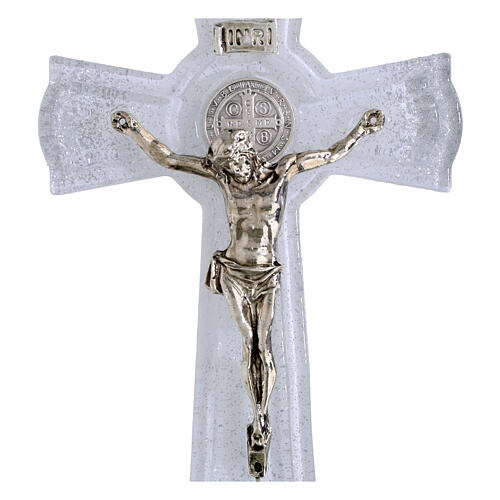Crocefisso San Benedetto 16x9 cm vetro bianco glitter corpo metallo 2