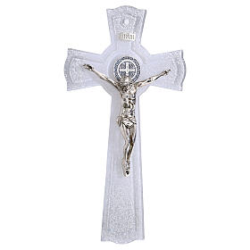Crucifijo San Benito de vidrio purpurina medalla y cuerpo de metal 26x14 cm