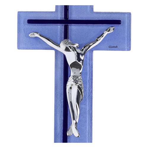 Cruz em vidro bicolor azul claro e escuro com corpo moderno prateado 34x16 cm 2
