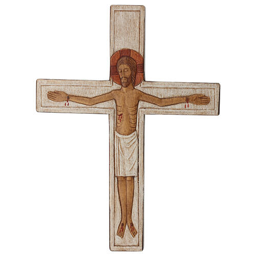 Cristo na cruz em madeira pintada com vestes e cruz brancas 1
