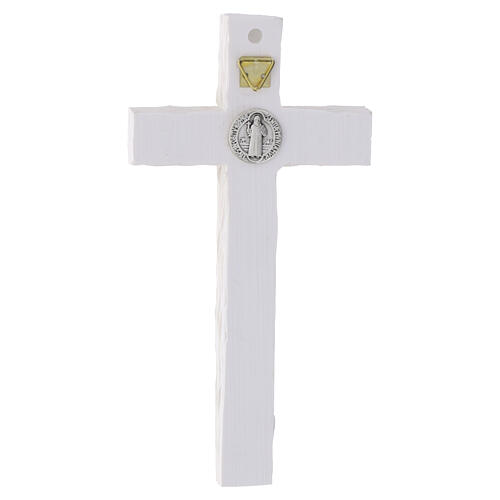 Cruz San Benito de resina blanca cuerpo plateado 16x8 cm 3