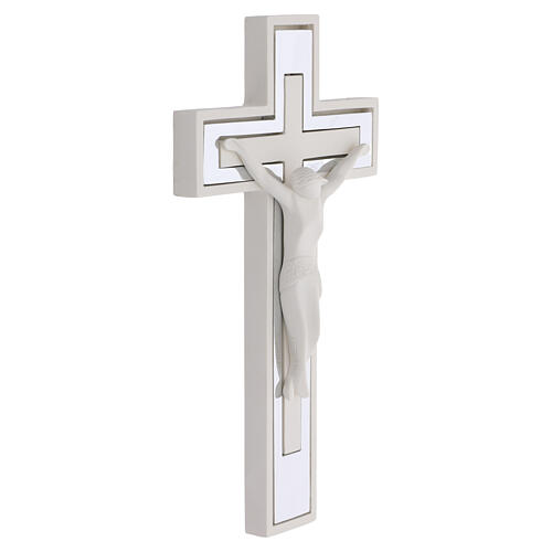 Cruz de pared blanca con borde plateado y Cristo opaco 25 x 15 cm 2