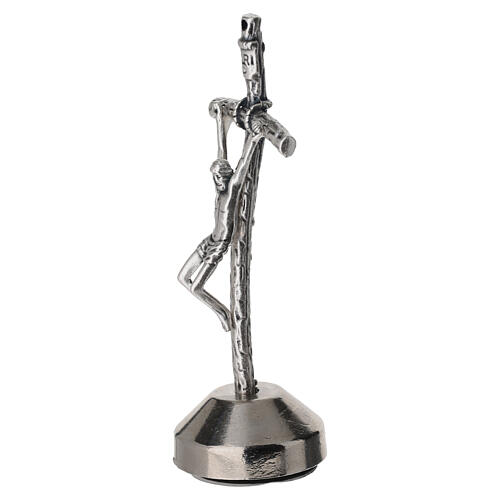 Crucifix magnétique 6,5 cm zamak finition argentée base ronde 2