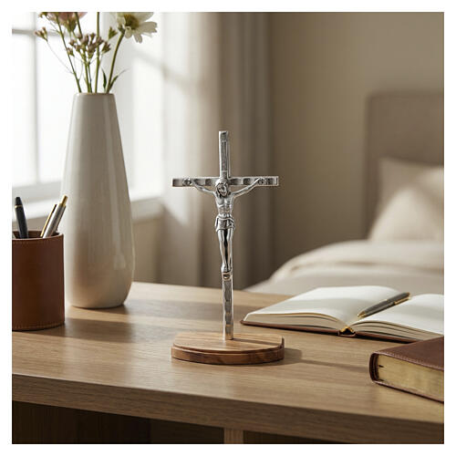 Silver-plated metal crucifix with olive wood base 12 cm 2