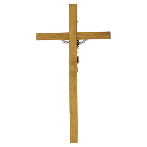 Cruz de parede 30x16 cm em madeira clara com figura em liga prateada 4