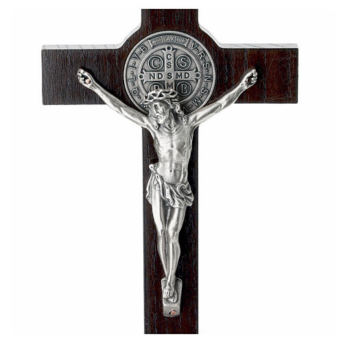 Crucifix Saint Benoît en bois acajou pour table ou mur 2