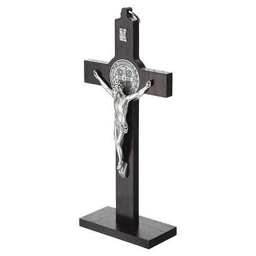Crucifix Saint Benoît en bois acajou pour table ou mur 3