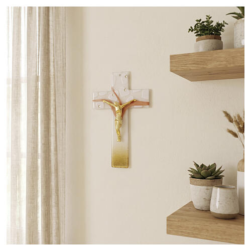 Croce vetro murano decoro cuori 15x10 cm corpo Cristo dorato 2
