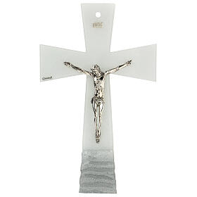 Crucifix évasé en verre de Murano blanc-argent 15x10 cm