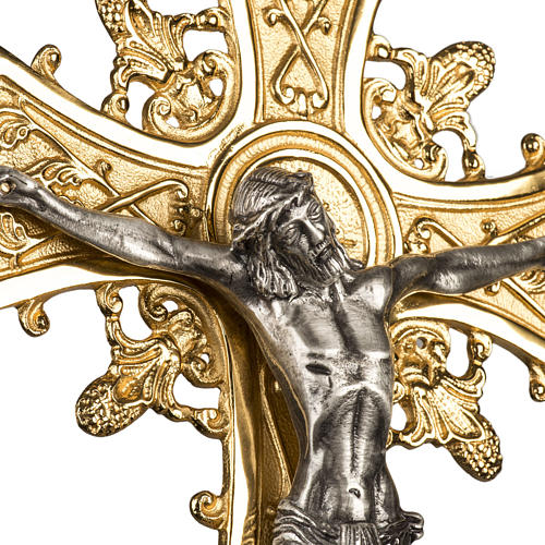 Cruz procesional en bronce con decoración 4