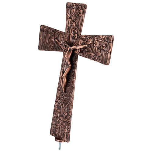 Processional cross in bronze with Stations of the Cross images 4