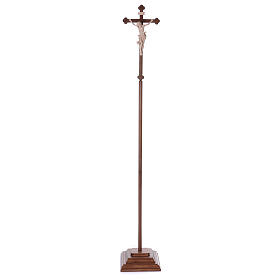 Croix Léonard de procession avec base bois naturel croix baroque brunie