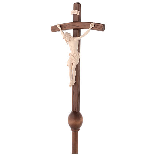 Processional cross with base in natural wood, Siena-type Crucifix and curved cross 4