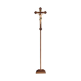 Vortragekreuz mit Basis, Modell Siena, Corpus Christi farbig gefasst, Barockkreuz gebeizt
