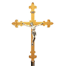 Cruz processional dourada com lírios
