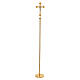 Cruz procesional Cristo y cuatro evangelistas base en metal acabado dorado 240 cm s3