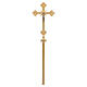 Croix de procession Christ et quatre évangélistes sur base métallique dorée 240 cm s6