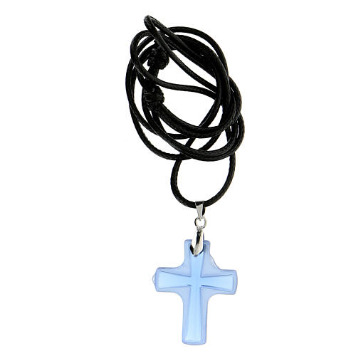 Croix pendentif verre bleu ciel cordon noir 3