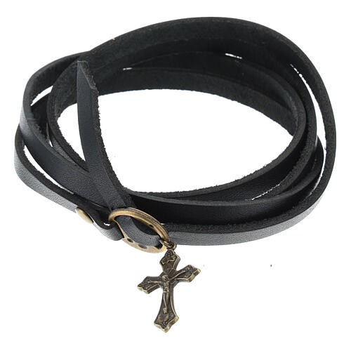 Armband mit schwarzem Riemen und vermessingtem Kreuz 2