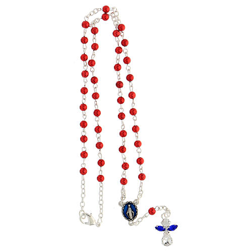 Halskette mit roten Perlen von 4 mm und Engelkreuz aus Kristall 3