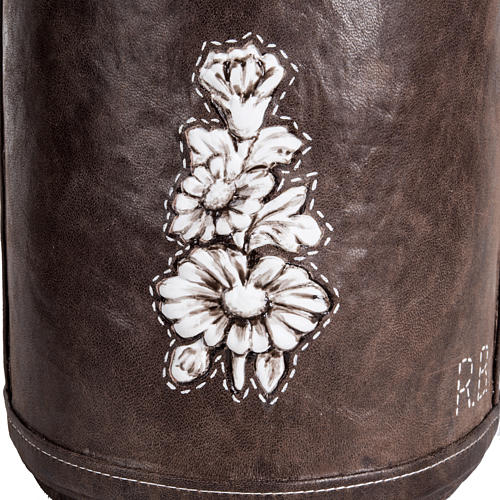 Cremation urn in synthetic marble and soft leather 3