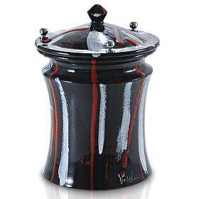 Grabartikel: Aschenurne Keramik mit Knöpfen aus Messing