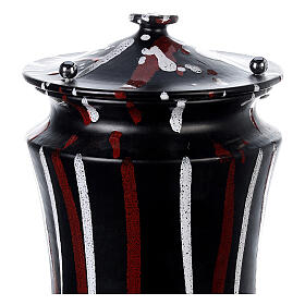 Cinerary urn in ceramic with pommels, brass, black brush strokes