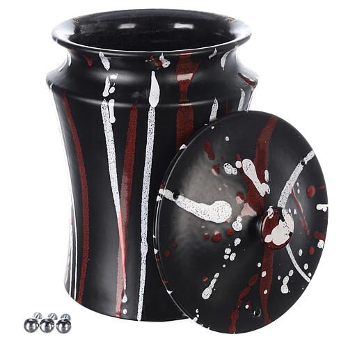 Cinerary urn in ceramic with pommels, brass, black brush strokes 3