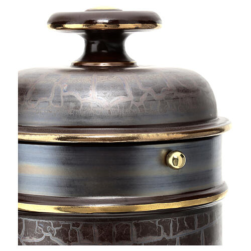 Cremation urn in white ceramic 8