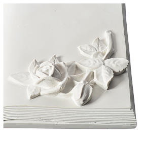 Książka tablica nagrobna marmur syntetyczny dekorowana różami