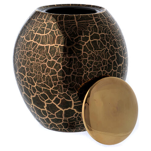 Funeral urn with crackle effect 3
