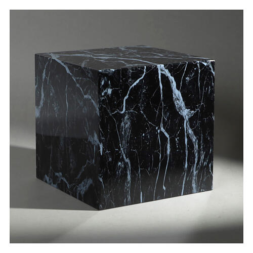 Urna funeraria cubo liso efecto mármol negro lúcido 5L 2