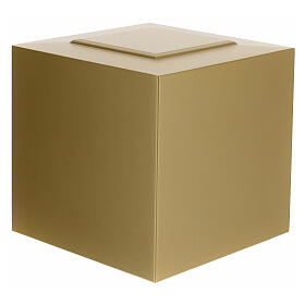 Embossed parallelepiped funeral urn with matte gold finish, 5 L